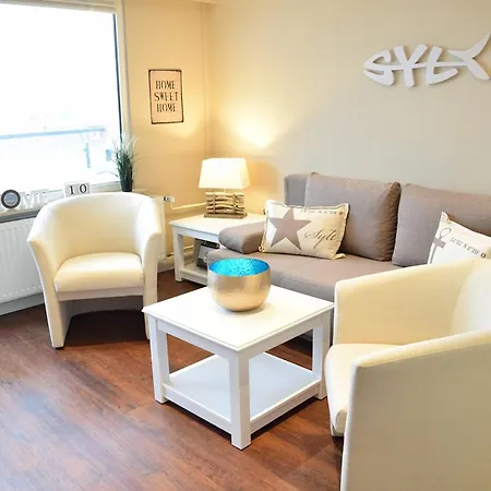 Schoenes Neues Hochwertig Renoviertes 2-zimmer In Der 4. Etage.