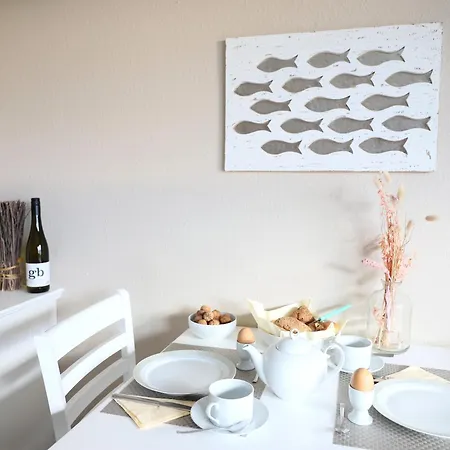 Appartamento Schoenes Neues Hochwertig Renoviertes 2-zimmer In Der 4. Etage.