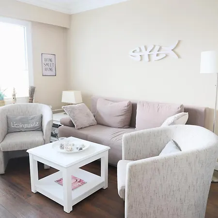 Schoenes Neues Hochwertig Renoviertes 2-zimmer In Der 4. Etage. *