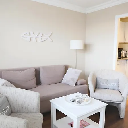 Lägenhet Schoenes Neues Hochwertig Renoviertes 2-zimmer In Der 4. Etage. *