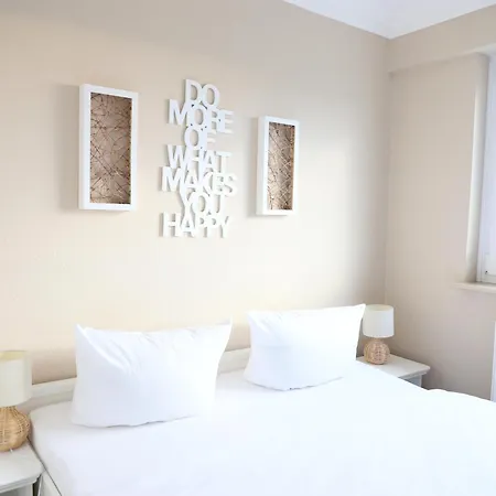 Schönes Neues Hochwertig Renoviertes 2-zimmer In Der 4. Etage. Westerland